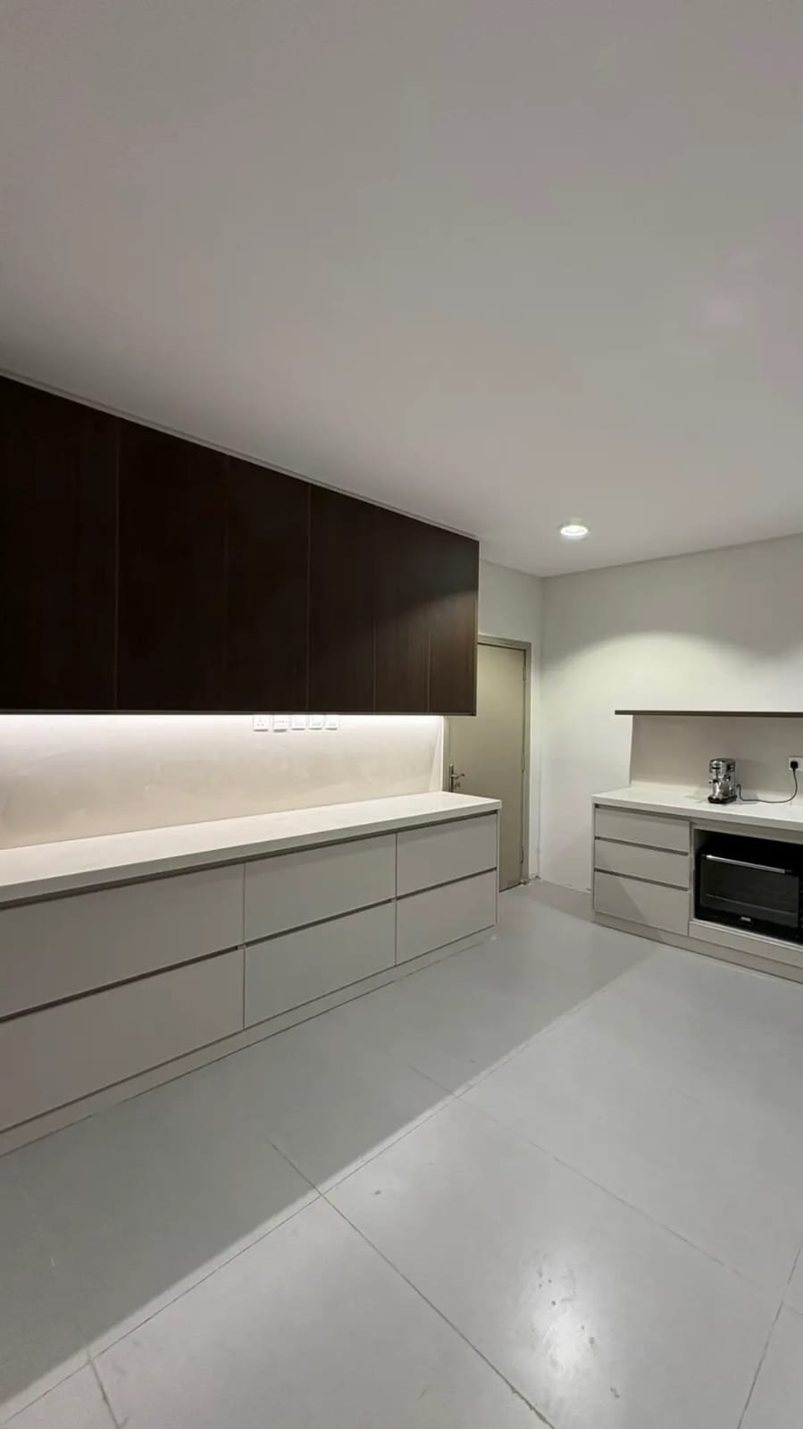 تغيير لون المطبخ بالكامل مع صيانة شاملة